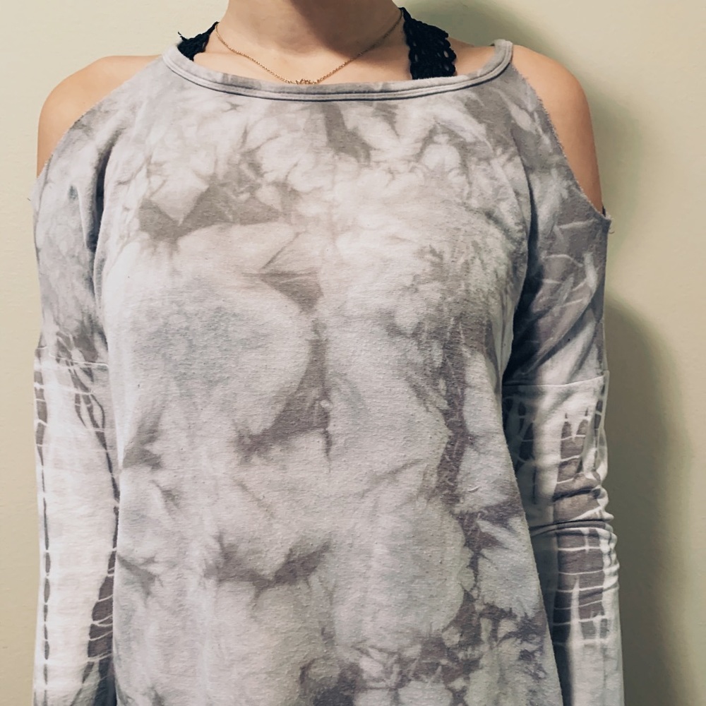 Long sleeve marble shirt